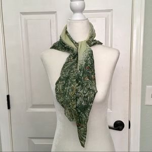 Lightweight scarf
